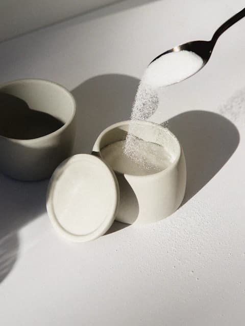white surface, ceramic coffee mugs set, home and kitchen niche products, find products to sell, shopify store product discovery, storelister
